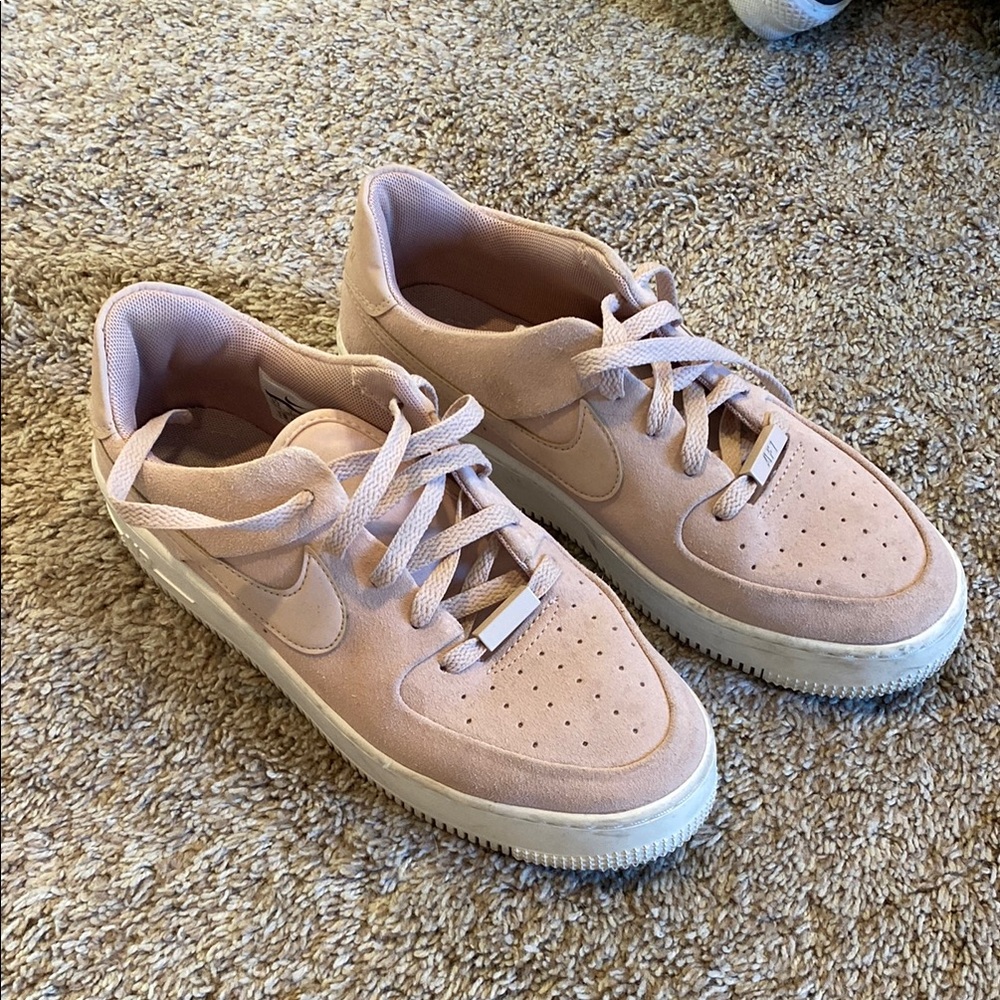 Nike Women's Pink Sneakers
